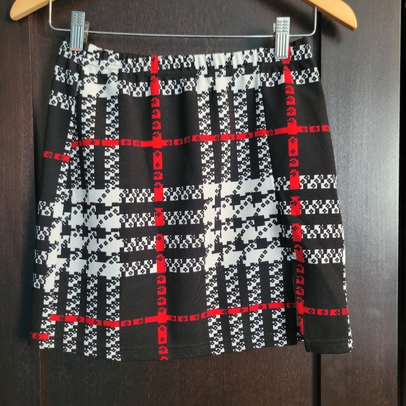 Skirt - Picture 1 of 2